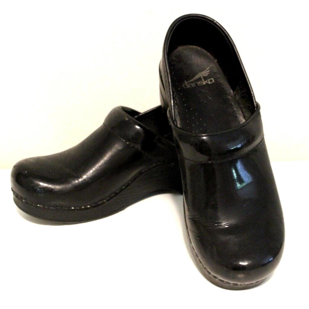 Dansko Professional Black Patent Clog Slip-On Comfort Shoe Size 39 / 8.5 - 9